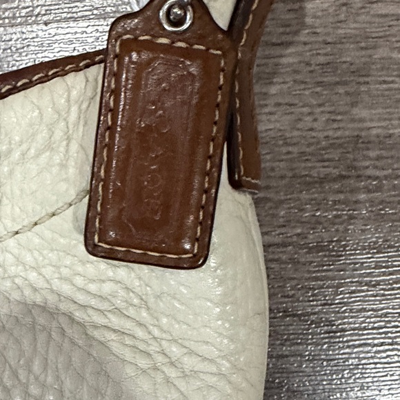 Coach Cream and Brown Shoulder Bag - Picture 2 of 6